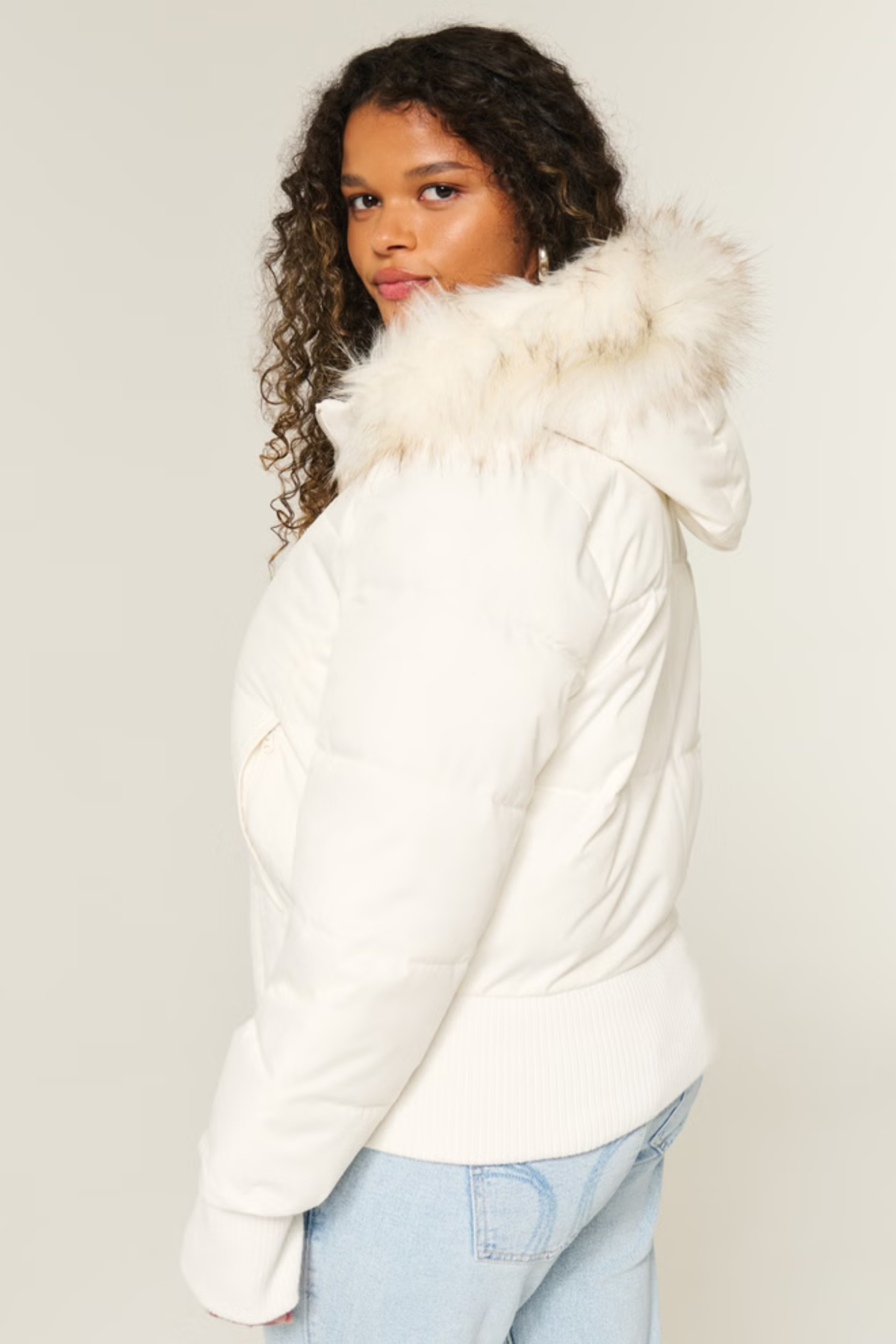 Teresa Puffer, white, photo 2 #COLOR_2